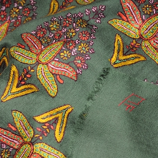 Green Pashmina embroidered with boteh