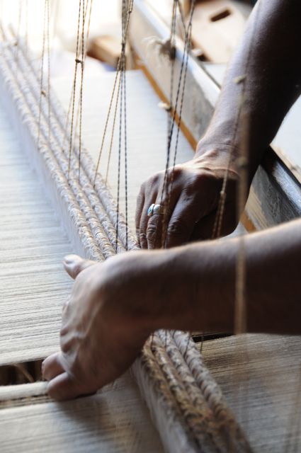 Métier traditionnel en bois pour tisser le pashmina